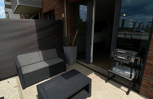 Lueneburg Apartment | Studio 'Ein Zimmer Mit Blick' with Balcony and Wi-Fi