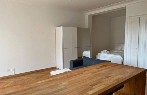 Lausanne Apartment | Studio ensoleillé avec balcon
