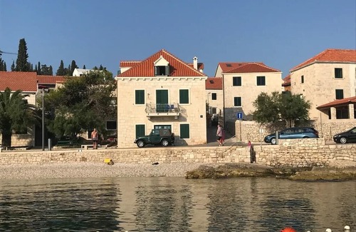 Sutivan Apartment | Studio flat near beach Sutivan, Brač (AS-17796-b)