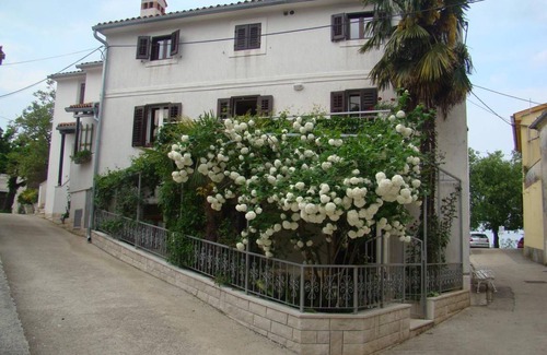 Brsec Apartment | Studio flat with balcony Brseč, Opatija (AS-3439-a)