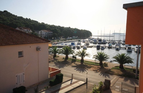 Kukljica Apartment | Studio flat with balcony and sea view Kukljica, Ugljan (AS-8478-a)