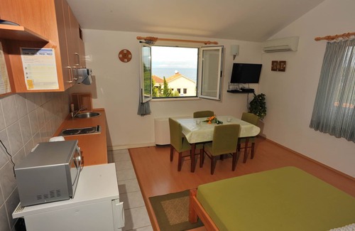 Sutivan Apartment | Studio flat with terrace Sutivan, Brač (AS-16846-b)