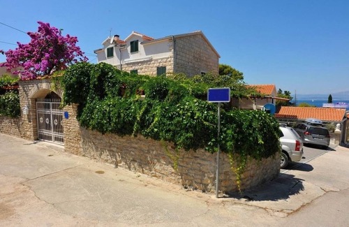 Sutivan Apartment | Studio flat with terrace Sutivan, Brač (AS-16846-b)