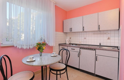 Marusici Apartment | Studio flat with terrace and sea view Marušići, Omiš (AS-18497-a)