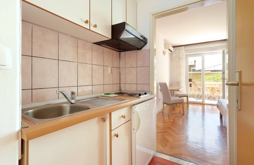 Brela Apartment | Studio flat with terrace Brela, Makarska (AS-18356-d)