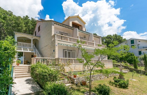 Brela Apartment | Studio flat with terrace Brela, Makarska (AS-18356-d)