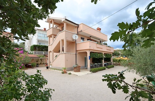 Kornic Apartment | Studio flat with terrace and sea view Kornić, Krk (AS-415-b)