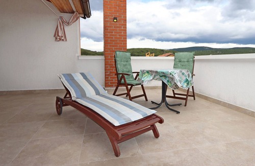 Kornic Apartment | Studio flat with terrace and sea view Kornić, Krk (AS-415-b)