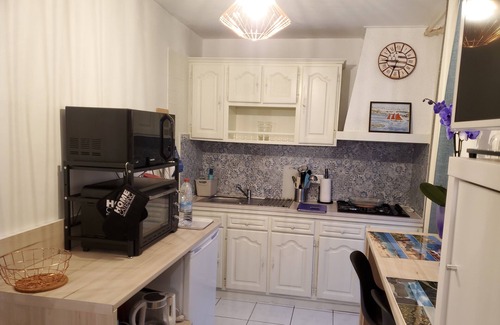 Kerlouan Apartment | STUDIO FOR RENT 2 STARS 500M FROM THE BEACH KERLOUAN