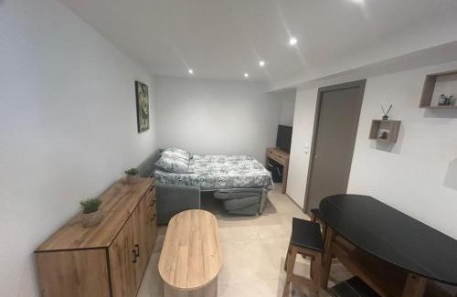 Saint-Donat-sur-l'Herbasse Apartment | Studio chez Mumu