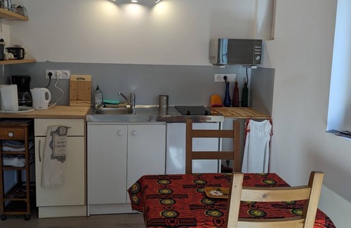 Saint-Hippolyte-du-Fort Apartment | Studio Indépendant au Calme, de Plain Pied, Avec Jardin. Animaux non Acceptés