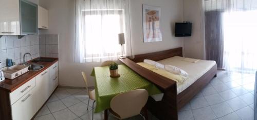 Brela Apartment | Studio ground floor with terace