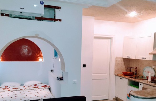 Ennasr Apartment | Studio in Cité Ennasr close to all amenities