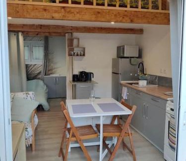 Saint-Andre-de-Sangonis Apartment | Studio indépendant