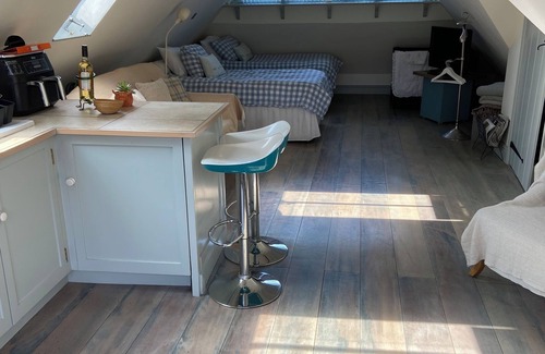 Willesborough Apartment | Studio in mature English gardens in an area of outstanding natural beauty