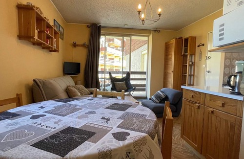 Le Sauze Apartment | Studio in Sauze with balcony, sleeps 4, parking