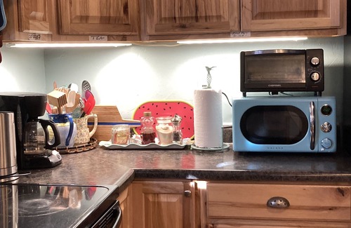 Willits Cottage | Studio in Town Center - between the Beach and Giant Redwoods