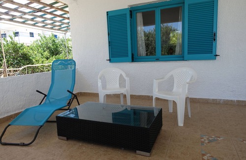 Troizinia Apartment | Studio in vacation home directly by the sea, with large covered terrace