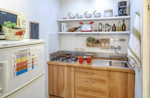 Levanto Apartment | Studio Ivana: apartment for 3, in the centre of Levanto, 200m from beach