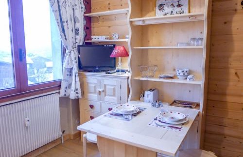 Chamonix-Mont-Blanc Apartment | Studio Le Bois du Bouchet-6 by Interhome