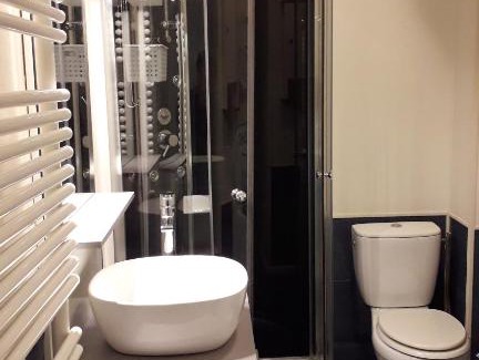 Rochefort Apartment | Studio Les Thermes de NOÉ 100 mètres des Thermes, idéal pour les Curistes & Vacanciers, Déplacements Professionnels & Stagiaires Stélia