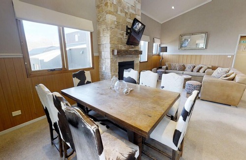 Perisher Valley Apartment | Studio Loft 9-1 - A well appointed self contained studio loft apartment