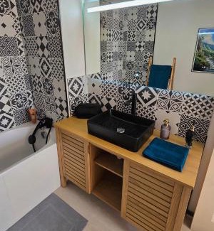 Saint-Denis Apartment | Studio lumineux Macadamia