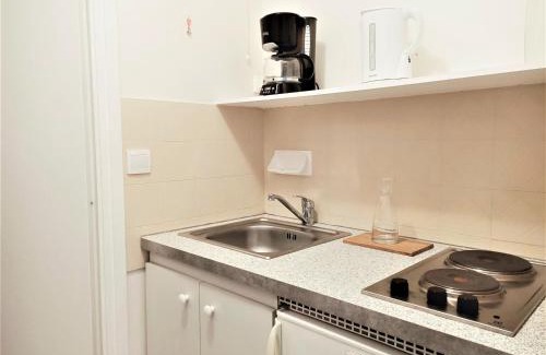 Aix-les-Bains City Center Apartment | Studio moderne à Aix-les-Bains, proche centre-ville et Thermes, avec balcon et fibre optique ! - FR-1-555-37