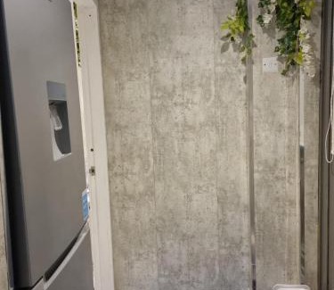 Sunderland Apartment | Studio Near Beach Garden Parking PetsOK