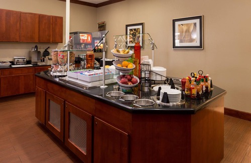 Englewood Apartment | Studio Near Denver Tech Center | Free Weekday Shuttle + Breakfast!