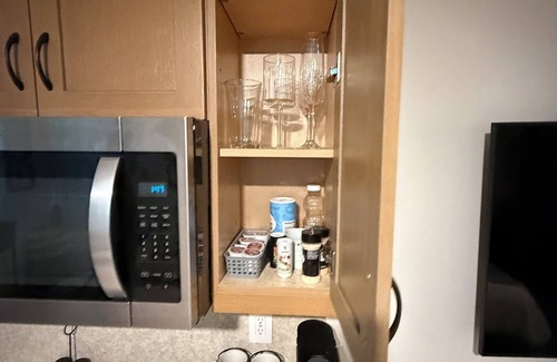 Makaha Valley Apartment | Studio- Ocean View Hideaway