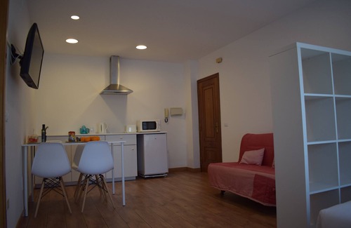 Portomarin Apartment | Studio Penthouse La Casa de Manuel, is located in Portomarín, 22km from Sarria.