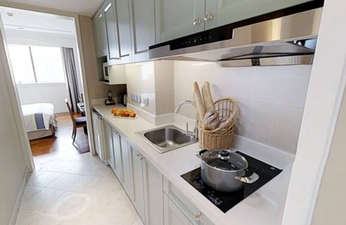 Downtown Shanghai Apartment | Studio Plus close to People's Square Metro Shanghai