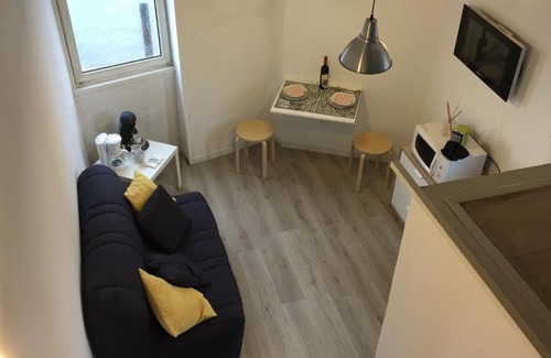 8th Arrondissement House | Studio pointe rouge