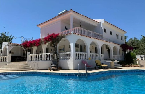 Moncarapacho e Fuseta Apartment | Studio + private terrace, swimming pool, 5 min from the ocean and Ria Formosa