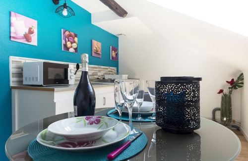 Epernay Apartment | STUDIO ROMANTIC ESCALE À ÉPERNAY