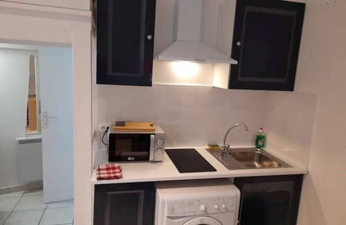 Courlancy Apartment | STUDIO ROUGE 5 minutes from REIMS Cathedral