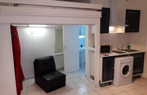 Courlancy Apartment | STUDIO ROUGE 5 minutes from REIMS Cathedral