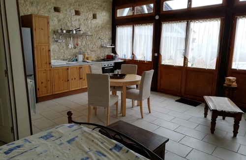Saint-Meard-de-Gurcon Apartment | Studio/Saint-Meard vineyards/DbedPetsOk/Wifi