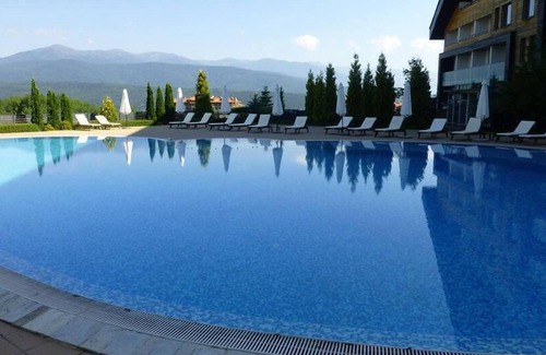 Razlog Apartment | Studio - Sleeps 2 - Pets - Pool - Balcony