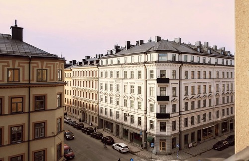 Norrmalm Apartment | Studio - Sleeps 3 - WiFi - Close to Attractions