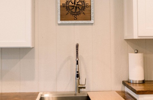 Mermentau Apartment | Studio style top floor apartment on the Mermentau River with pool and river view