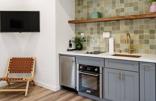 Downtown Apartment | Studio Suite at Pismo Beach Club