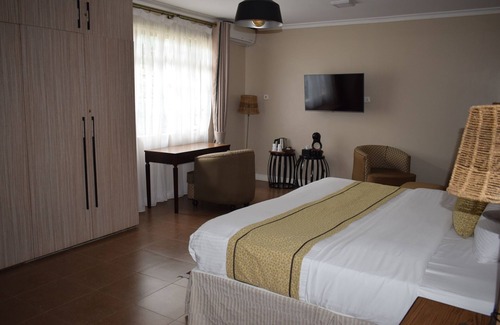 Gigiri Hotel | Studio Suite ensuite with Bath tab
