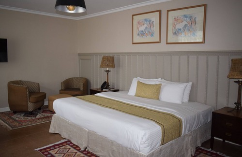 Gigiri Hotel | Studio Suite ensuite with Bath tab