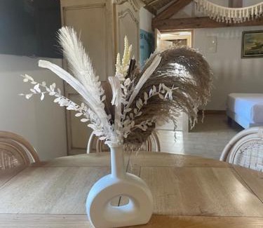 La Celle-sous-Gouzon Apartment | Studio Tahiti du Cloitre