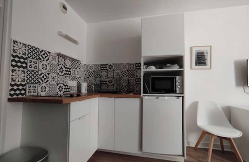 Morlaix Apartment | Studio terrace in town center near pedestrian streets, port, restaurants.