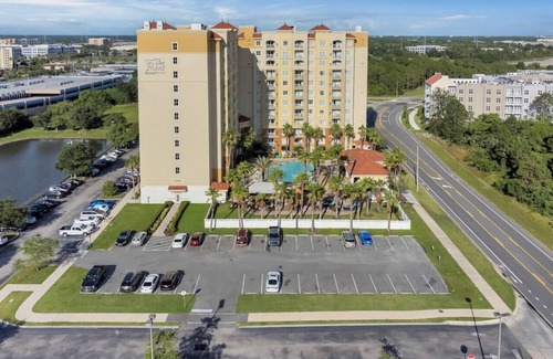 Florida Center Apartment | Studio · The point Studio 10 min Universal