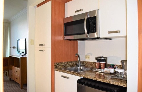 Puerta de Tierra Apartment | Studio w Lagoon & City View (E16)-2 adults