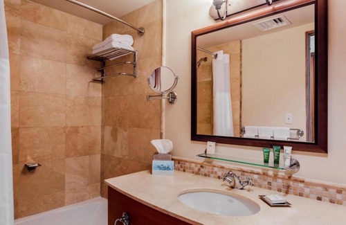 Puerta de Tierra Apartment | Studio w Lagoon & City View (E16)-2 adults